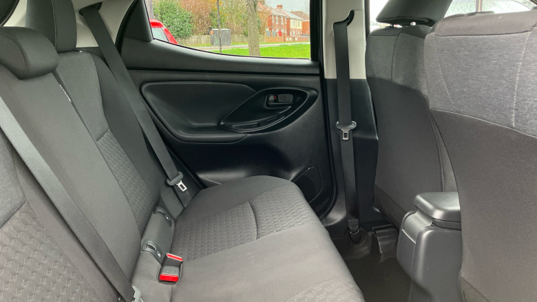 Toyota Yaris 1.5 Hybrid Design 5dr CVT Hybrid Hatchback